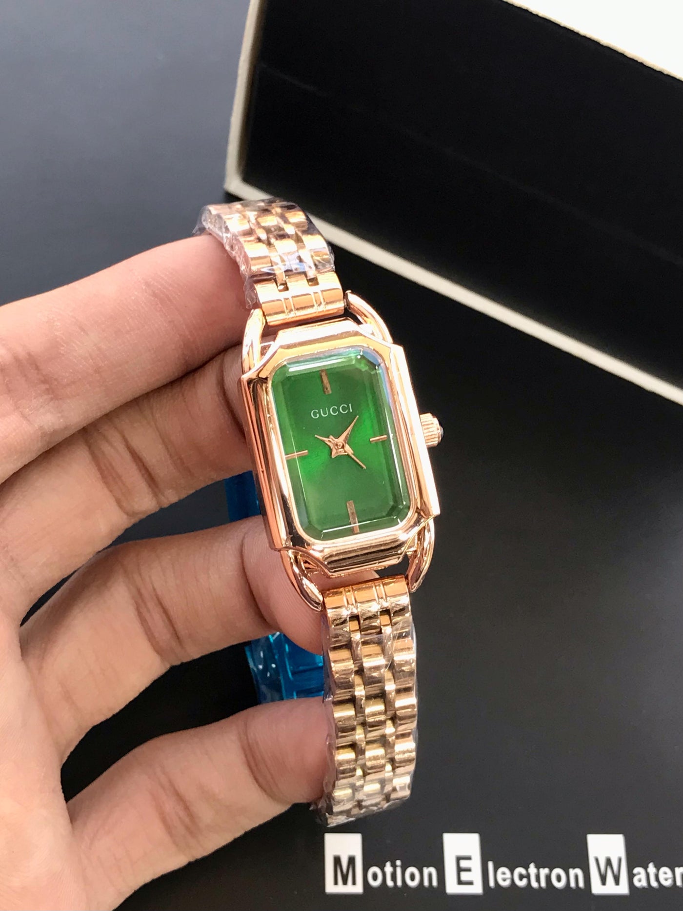 Gucci (women) square model