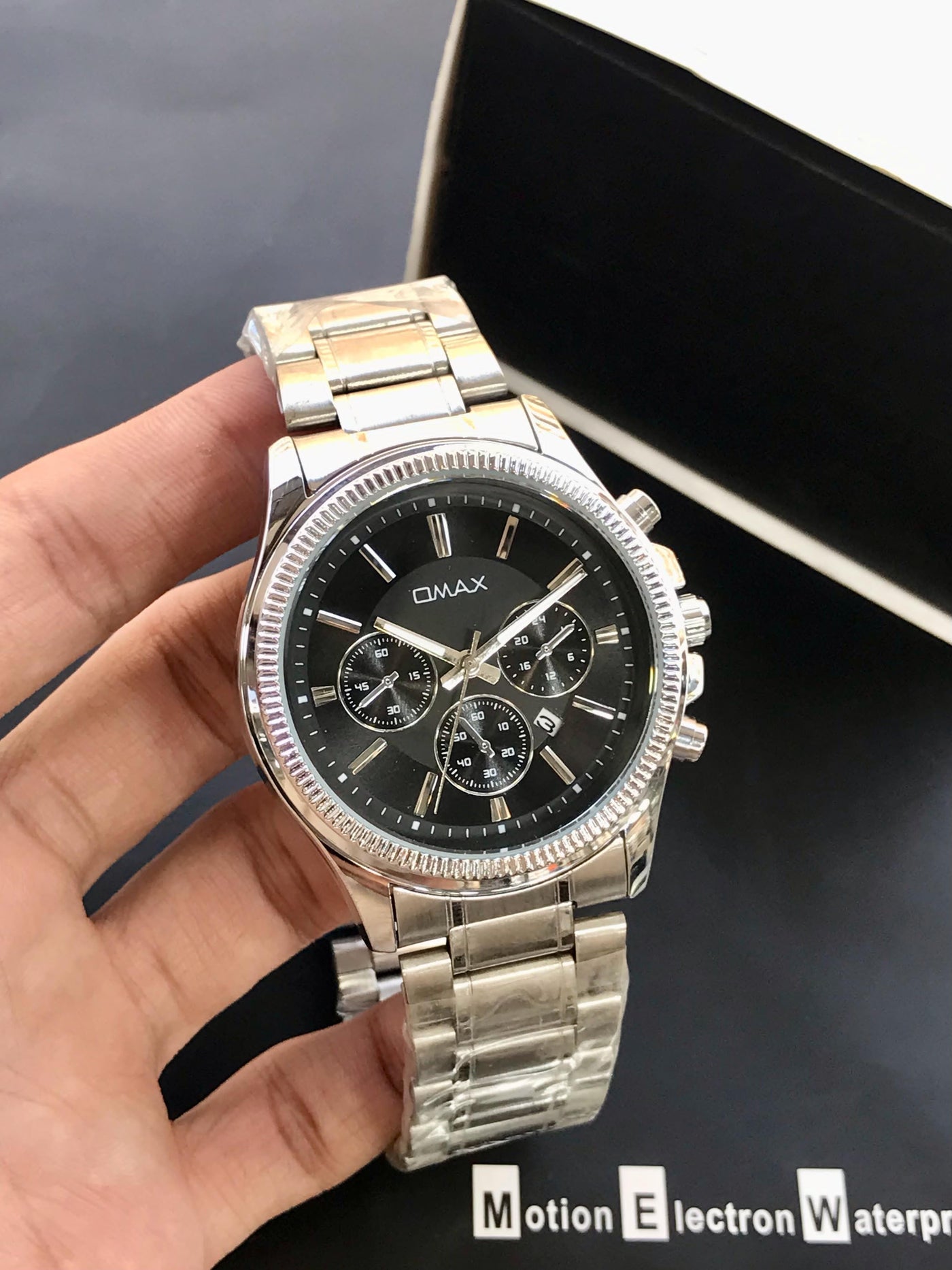 Omax Round model (men)