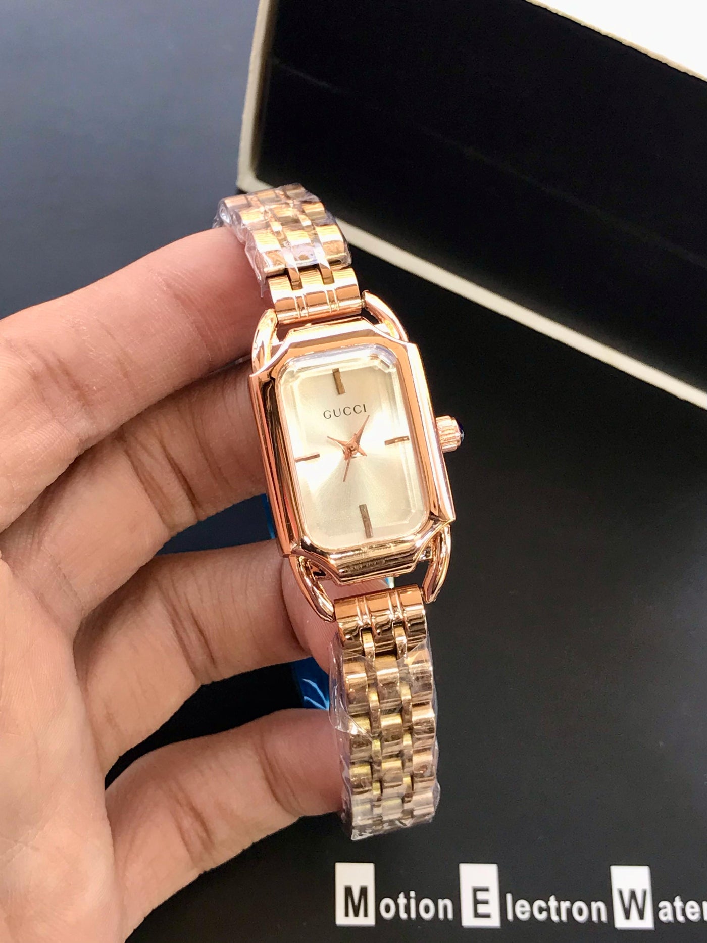 Gucci (women) square model